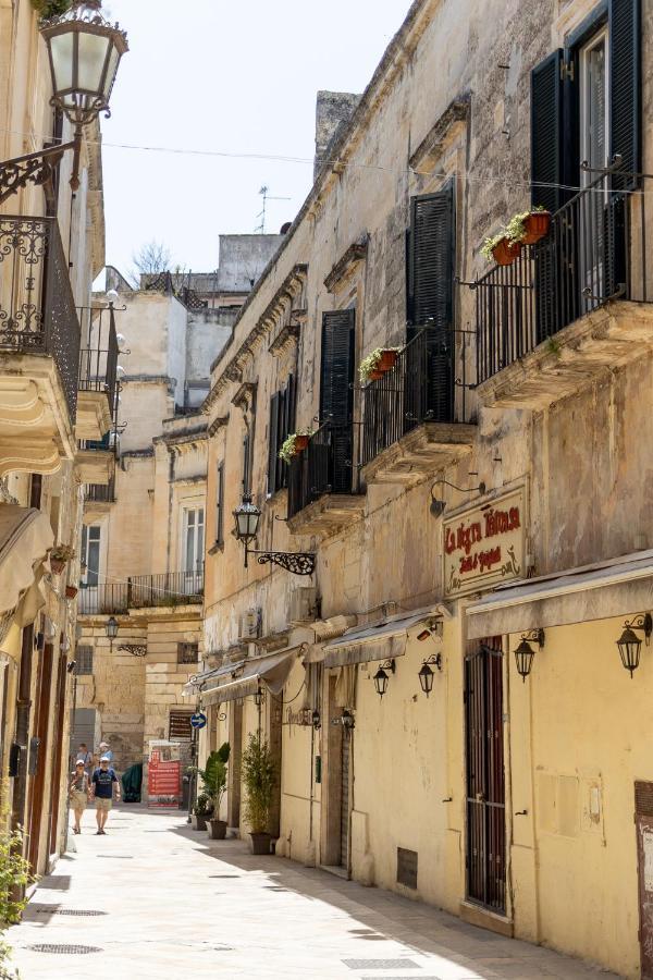 Palazzo Della Contessa - Suites & Breakfast Lecce Exterior foto