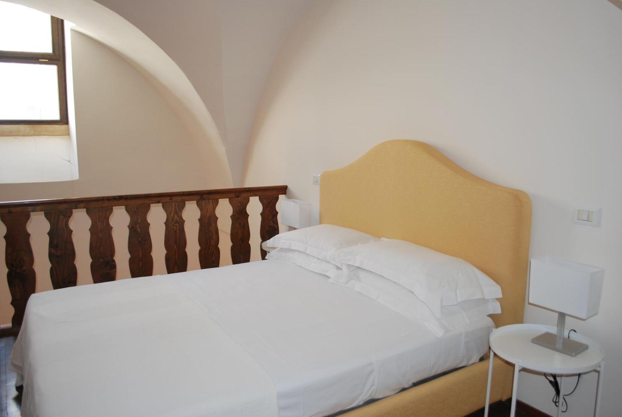 Palazzo Della Contessa - Suites & Breakfast Lecce Exterior foto